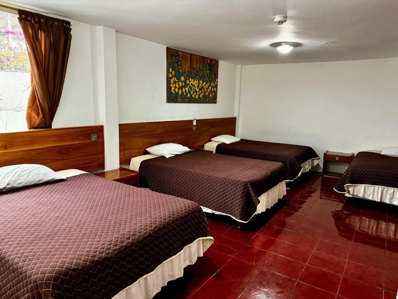 Hostal Muyuyo Puerto Ayora  Exterior photo